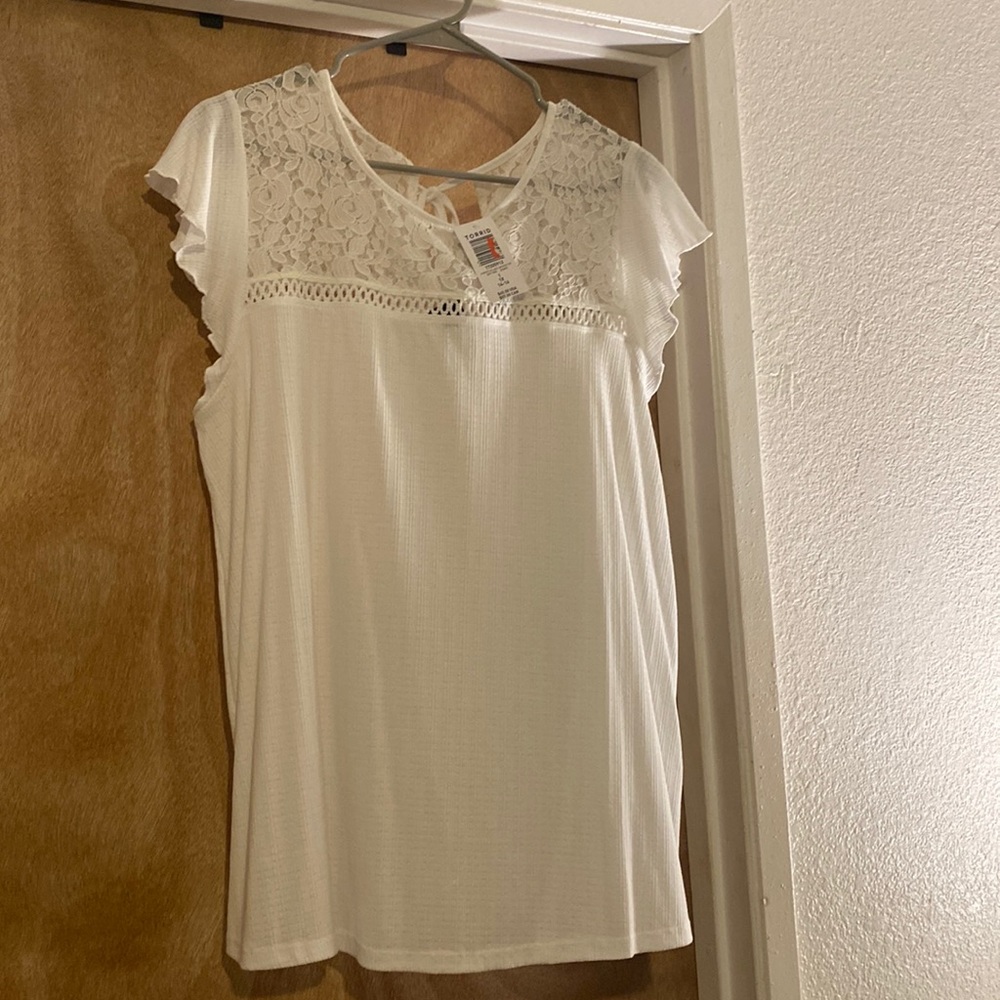 Torrid white top